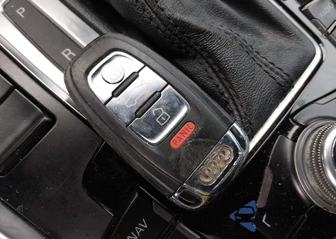 2010 Audi Q5 3.2 Premium из США, поврежденный, VIN WA1LKAFP0AA109016